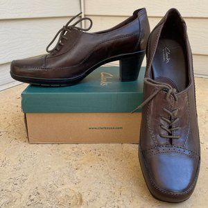 CLARKS Bendables Honest Oxford Brown Leather Shoes 11M - Like New